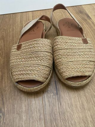 Menorquinas Popa Beige y Dorado