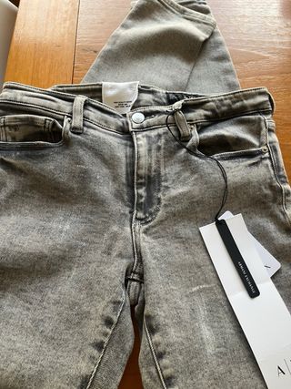 Pantalón vaquero Armani Exchange gris