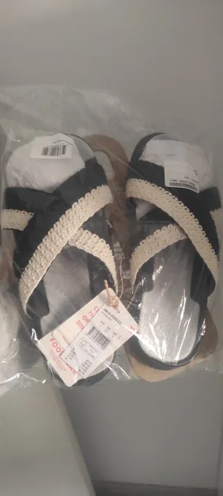 Sandalias Roxy Beige y Negro Talla 37