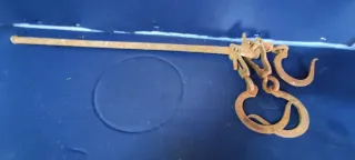 Antigua balanza  romana de hierro