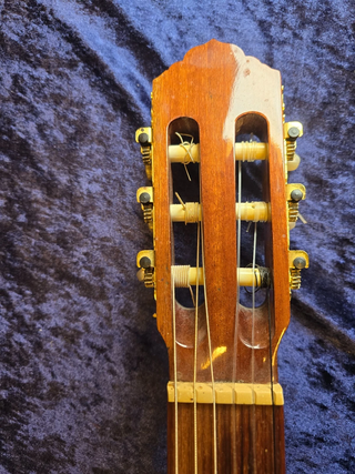 Chitarra classica Iberica amplificata