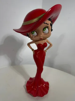 Statuetta Betty Boop in resina rossa