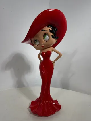 Statuetta Betty Boop in resina rossa