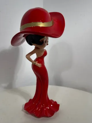 Statuetta Betty Boop in resina rossa
