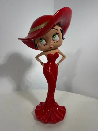 Statuetta Betty Boop in resina rossa