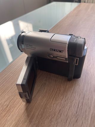 Sony Handycam DCR-HC14E Plata