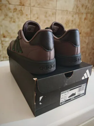 Scarpe Adidas Courtblock