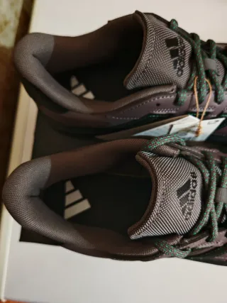 Scarpe Adidas Courtblock