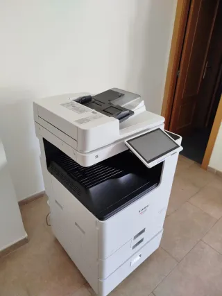 Canon imageRUNNER DX C3835i - 1 año uso