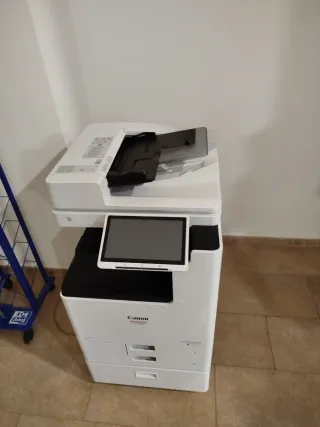 Canon imageRUNNER DX C3835i - 1 año uso