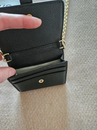 Cartera Tous Negra con Cadena Dorada