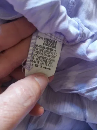 Vestido morado y blanco con volantes