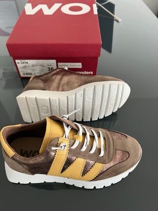 Zapatillas Wonders Talla 36 sin estrenar.