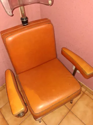 Poltrone per parrucchiere vintage con asciugacapelli incorporato
