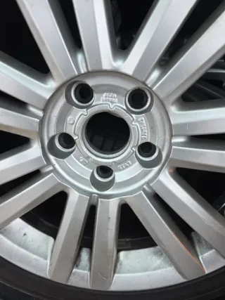 Llantas 17 aluminio con neumáticos 80%  5x112