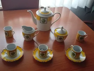 Conjunto de tazas de cerámica