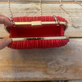Bolso de fiesta rojo plisado dorado