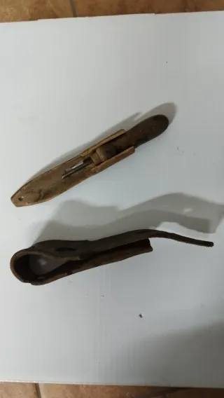 Punteruolo Lesina in cuoio artigianale Vintage