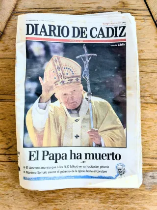 Lote Prensa Histórica: Muerte Juan Pablo II 2005