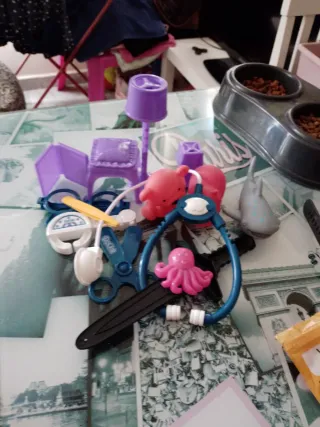 Corazón naranja con manos Penelope