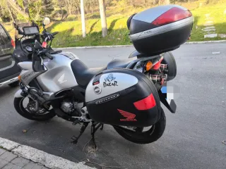 Honda Varadero 1000 Plata.