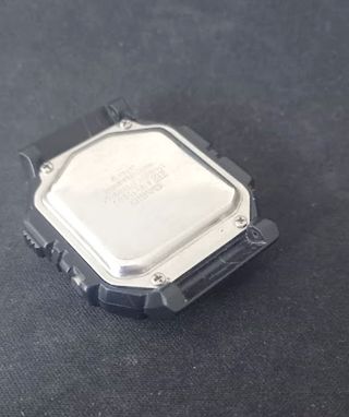 Orologio Casio BM-100WJ per ricambi o riparazione