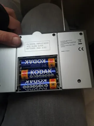 Radio Akai FM Auto Scan Gris/Plata