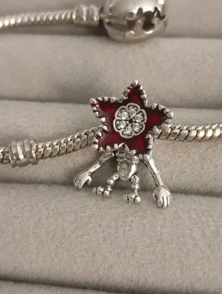 Charm demogorgon móvil