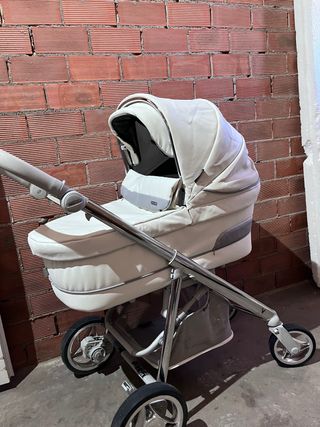Capazo y silla Bebecar