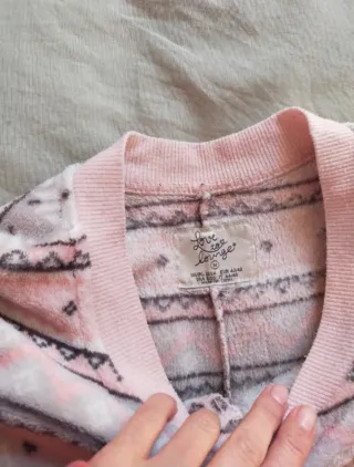 Pijamas enterizos de Stitch y estampado