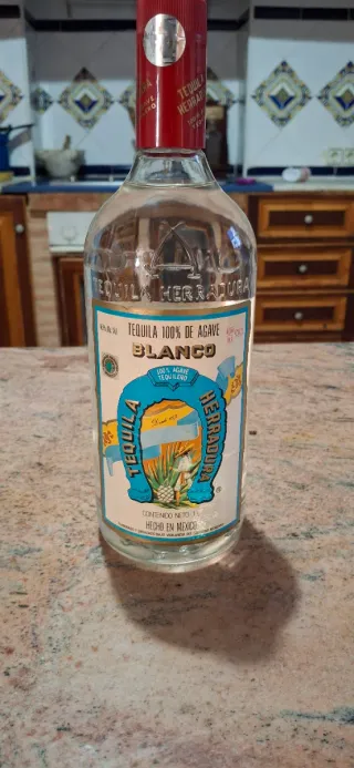 Botella Antigua Tequila Herradura Blanco