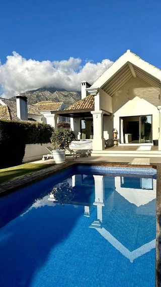 Chalet en alquiler en Lomas de Marbella Club - Puente Romano en Marbella