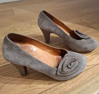 Zapatos tacón ante beige flor talla 38