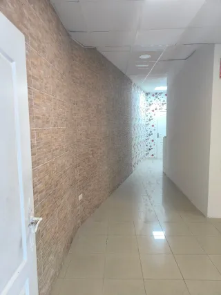 Alquilo local de 85 metros cuadrado en plaza flore