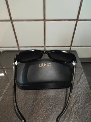 Occhiali da sole Liu Jo neri
