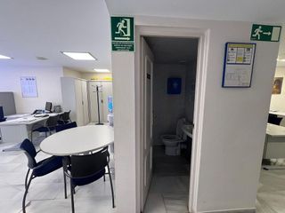 Oficina en alquiler en Playa de la Fontanilla en Marbella
