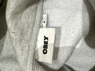 Sudadera Obey Gris con Logo segunda mano