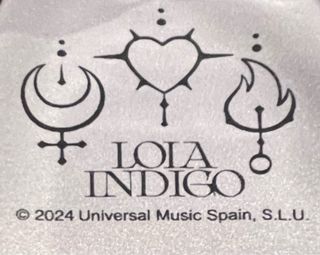 Camiseta Lola Indigo Plateada con Diseño