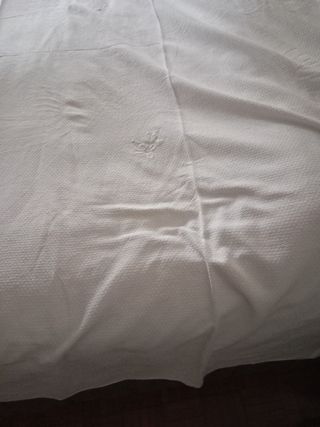 Copriletto matrimoniale vintage ricamato