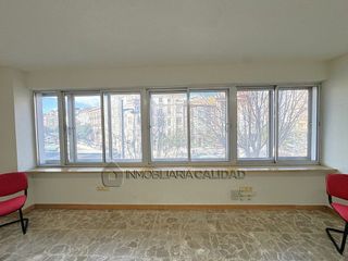 Oficina en alquiler en Plaza España - Villa Pilar - Reyes Católicos - Vadillos en Burgos