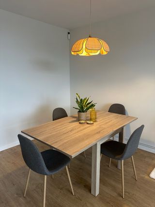 Mesa comedor extensible + 4 sillas