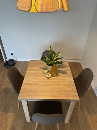 Mesa comedor extensible + 4 sillas