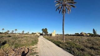 Terreno en venta en Las Bayas en Elche