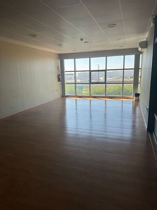 Nave industrial en alquiler en La Estación en Badajoz