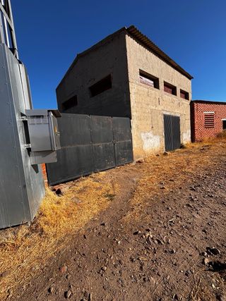 FINCA PRODUCTIVA COMPLETA – TRACTOR DOCUMENTADO