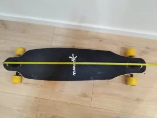 Longboard Negro Ruedas Amarillas