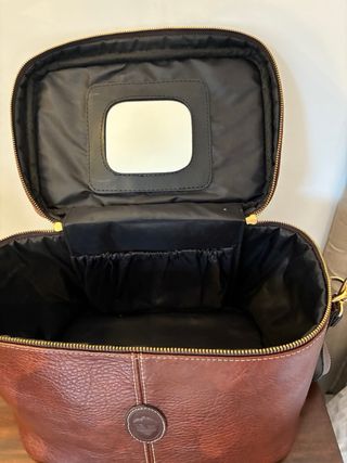 Neceser de piel marrón