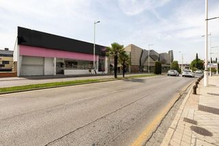 Nave industrial en venta en Barrio de Zaidín en Granada