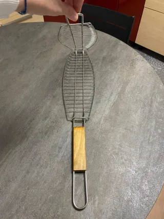 Griglia per cottura pesce in metallo e legno
