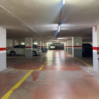 Garaje en venta en Instituts - Ponent - Sota el Camí Ral en Granollers